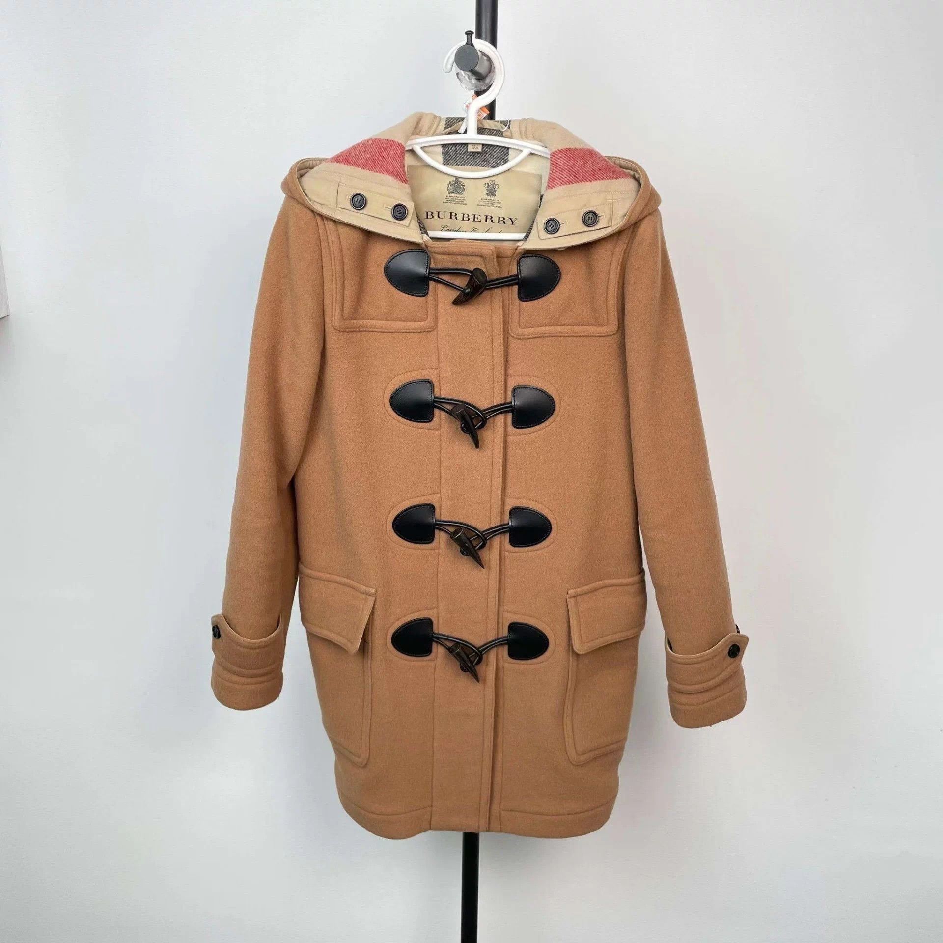 Burberry Burberry Women's Wool Horn Button Coat Size 8 Size M / US 6-8 / IT 42-44 - 1 Thumbnail