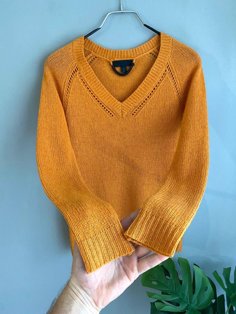 Burberry Burberry Women's Cashmere V-Neck Knit Sweater Jumper Size XS Size XS / US 0-2 / IT 36-38 - 7 Thumbnail