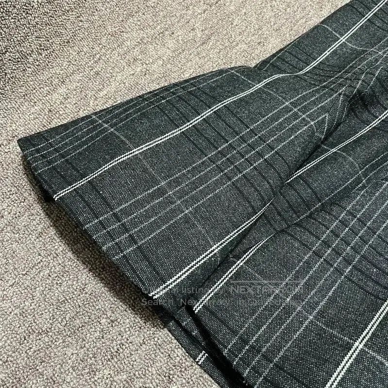 Dior Dior Pleated Wool Skirt in Dark Gray . Size 26" / US 2 / IT 38 - 3 Thumbnail