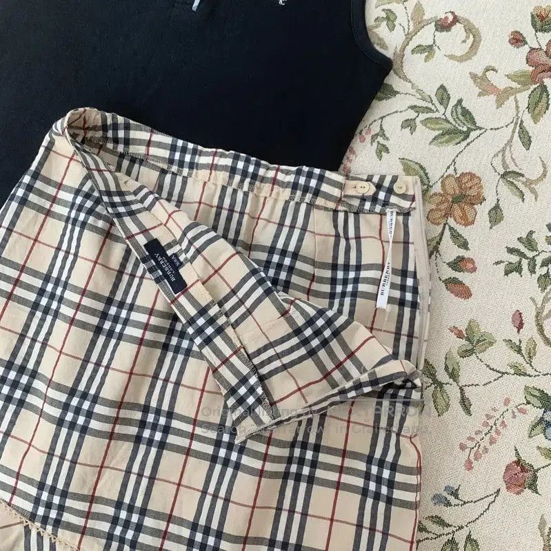 Burberry Burberry Khaki Cotton Pleated Skirt. Size 23" - 3 Thumbnail