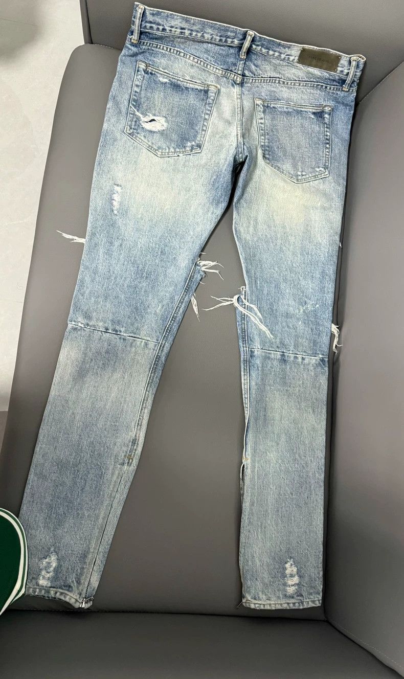 Fear of God Fear of God The first generation of OG Blue Bull Size US 34 / EU 50 - 4 Thumbnail