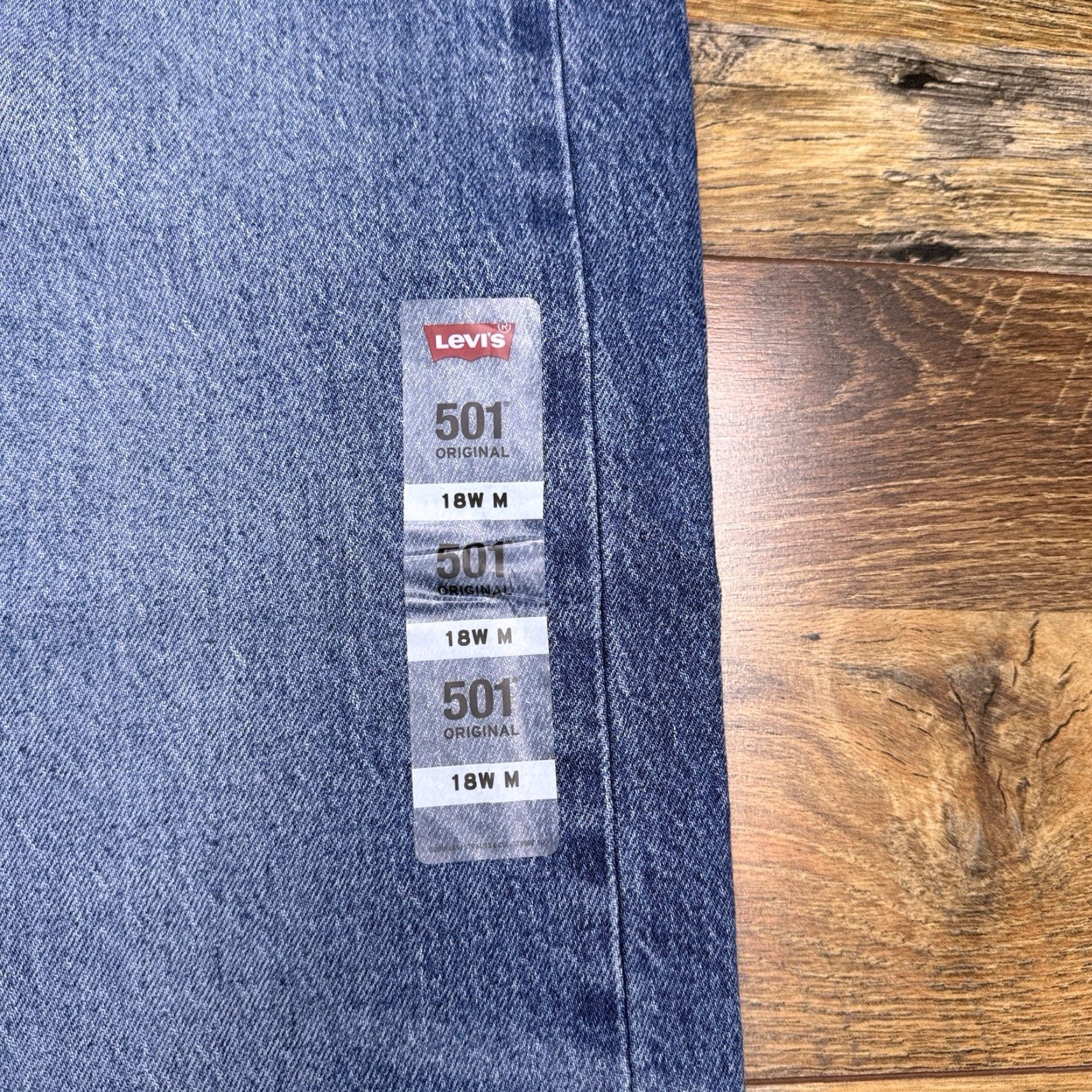 Levi's Levi's 501 Original Straight Jeans Womens 18W Plus High Rise Stretch Blue Denim NWT 5-Pocket Classic 90s Style Size 40" / US 18 - 5 Thumbnail