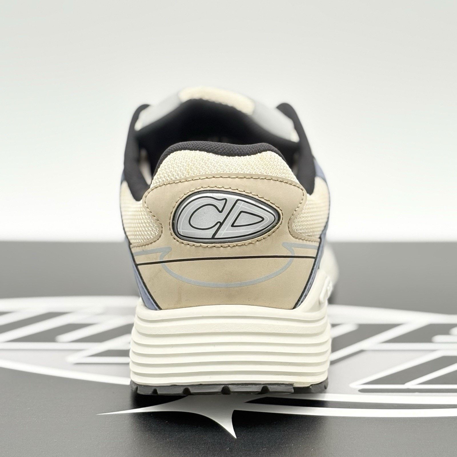 Dior Dior B30 Reflective Sneaker ' Beige Blue ' | SUPER CLEAN Size US 11 / EU 44 - 3 Thumbnail