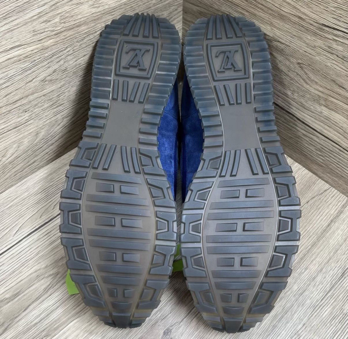 Louis Vuitton Louis Vuitton Run Away Blue Damier Sneakers J41 Size US 9.5 / EU 42-43 - 5 Thumbnail