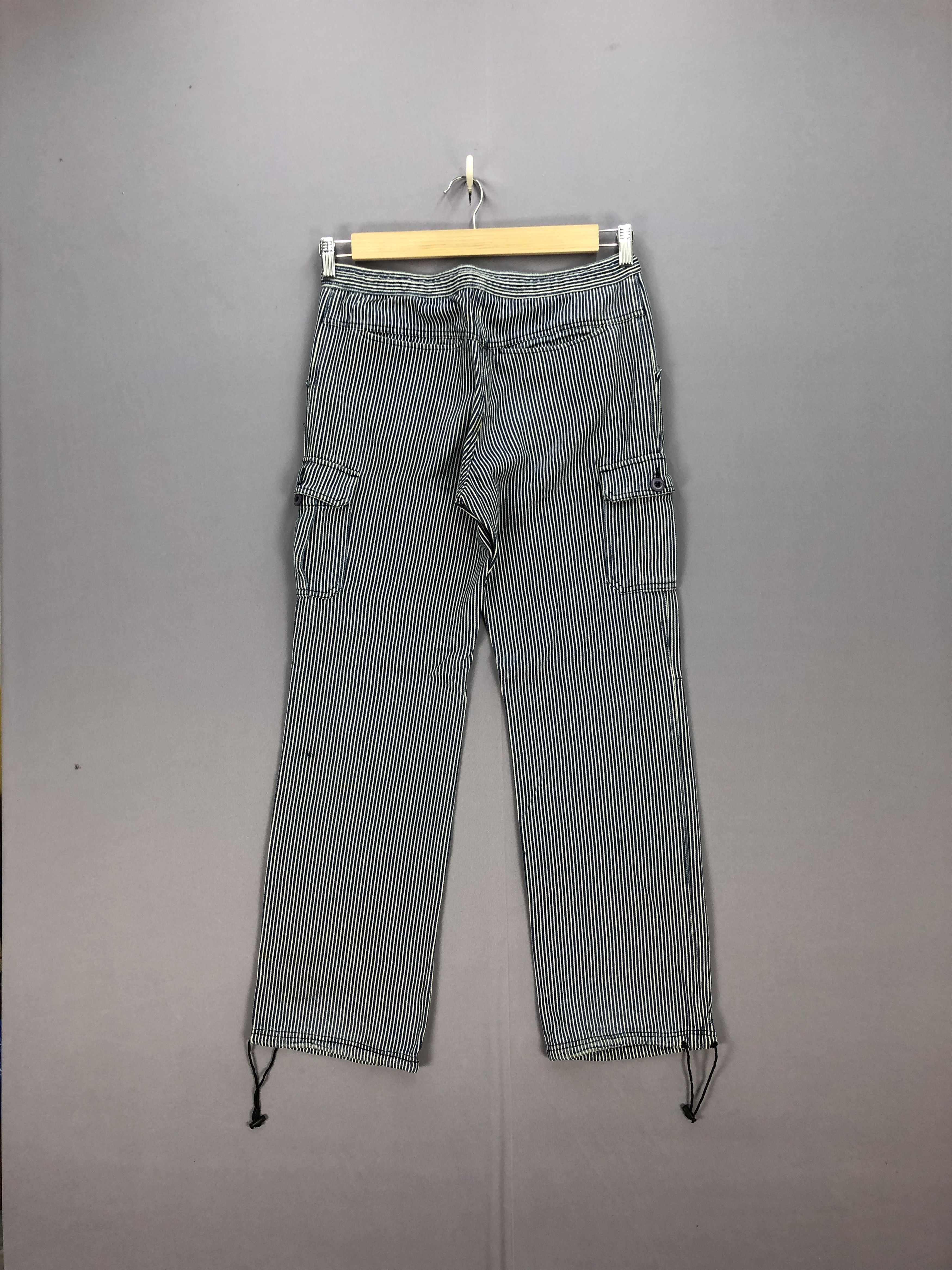 Japanese Brand Vintage Japanese Paracute Trouser Multi Pocket Cargo Pants Size US 30 / EU 46 - 2 Thumbnail