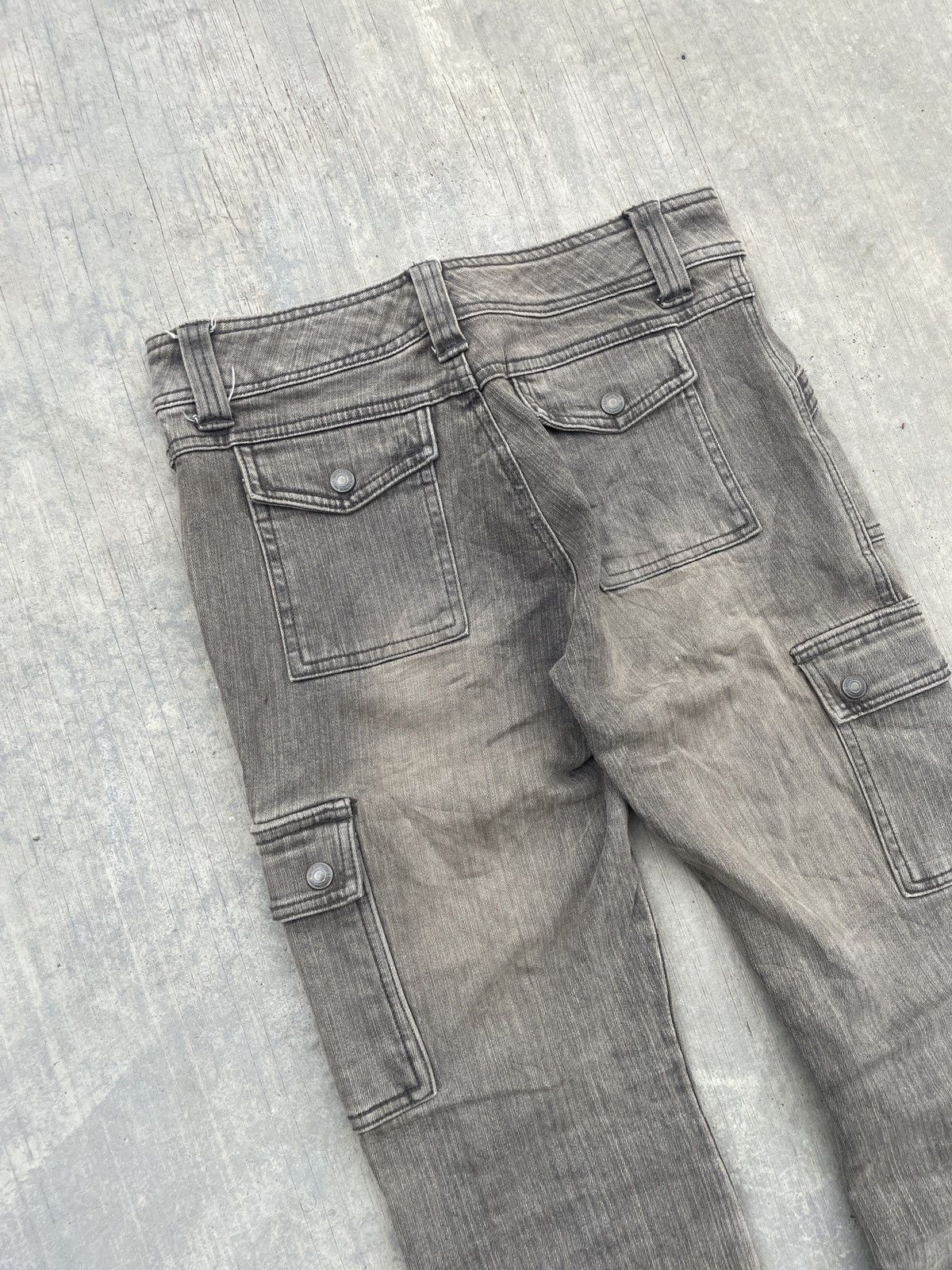Japanese Brand 2000s JAPANESE BRAND DAILY TOPIC CARGO WASH FLARE JEANS Size US 30 / EU 46 - 6 Thumbnail