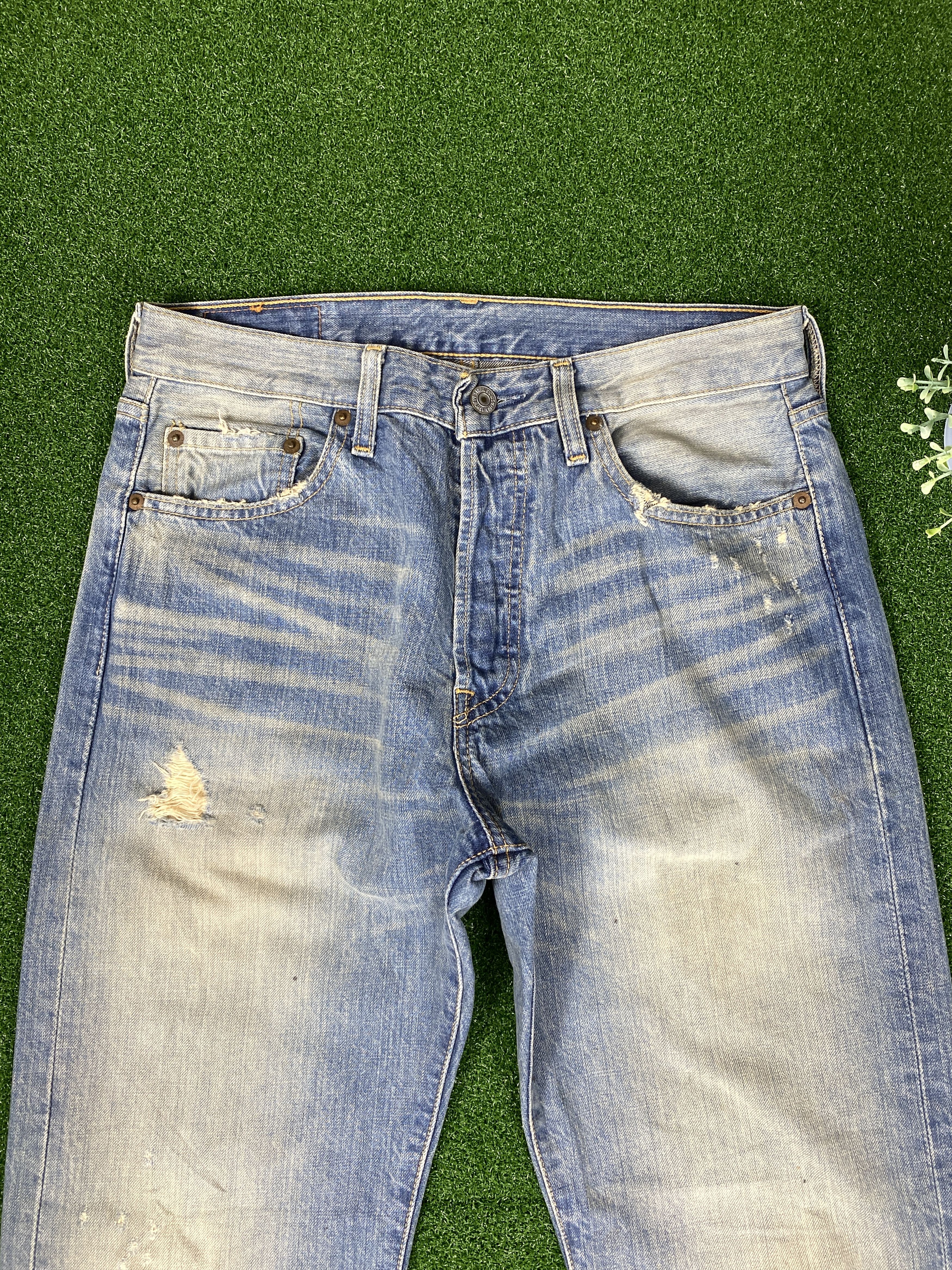 Levi's Vintage Levi's 501 Faded Mid Wash Jeans CP0034 Size US 32 / EU 48 - 2 Thumbnail
