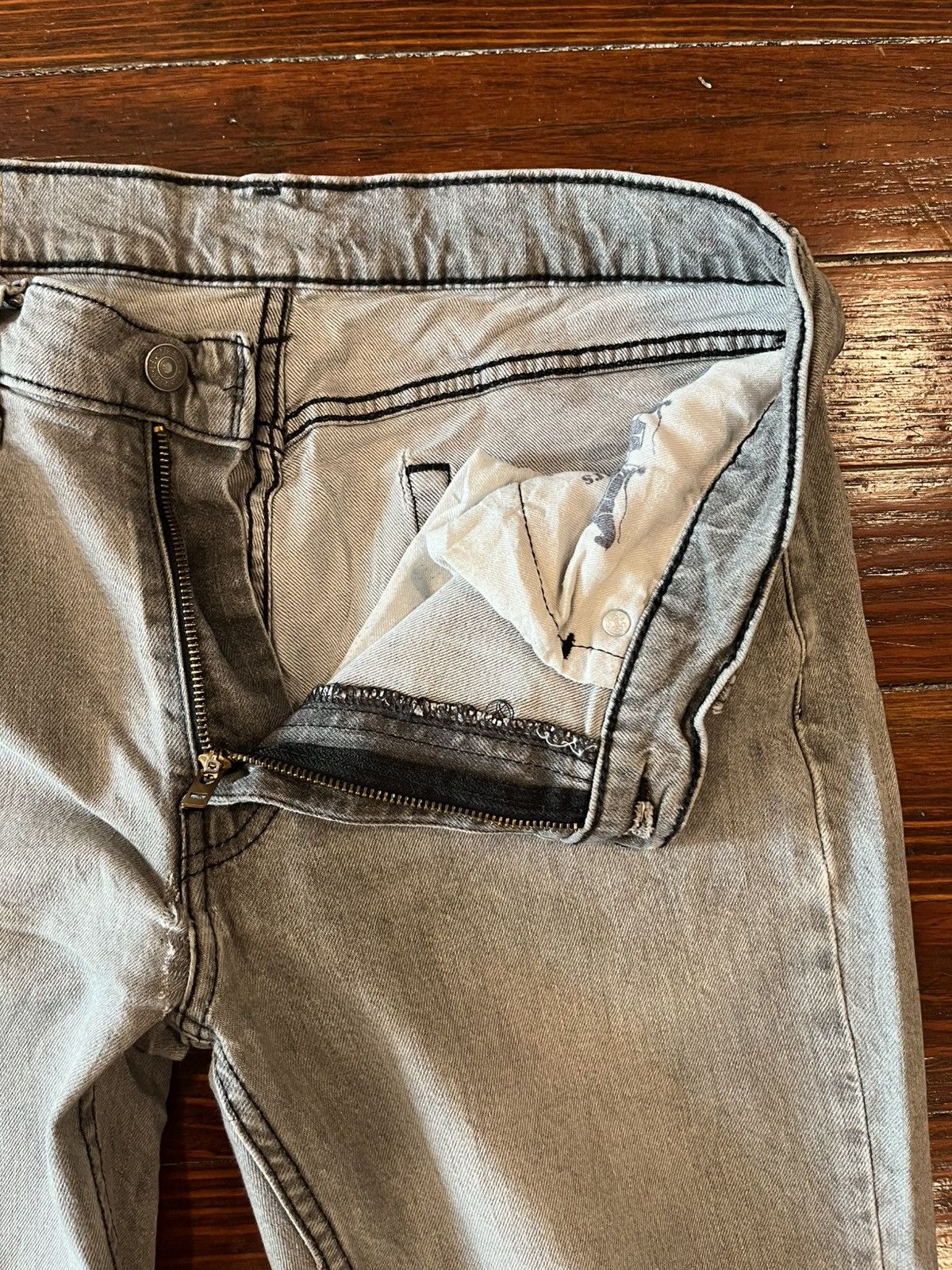 Levi's Vintage Clothing Levi’s 514 Straight Fit Grey Denim Jeans — Size 33x32 Size US 33 - 5 Thumbnail