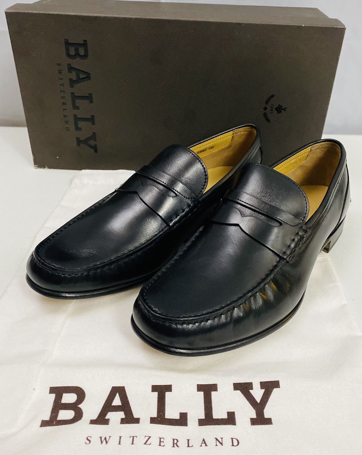 Bally Bally Black Calfskin Termez Penny Loafer 8 EEE New In Box Size US 8 / EU 41 - 18 Thumbnail