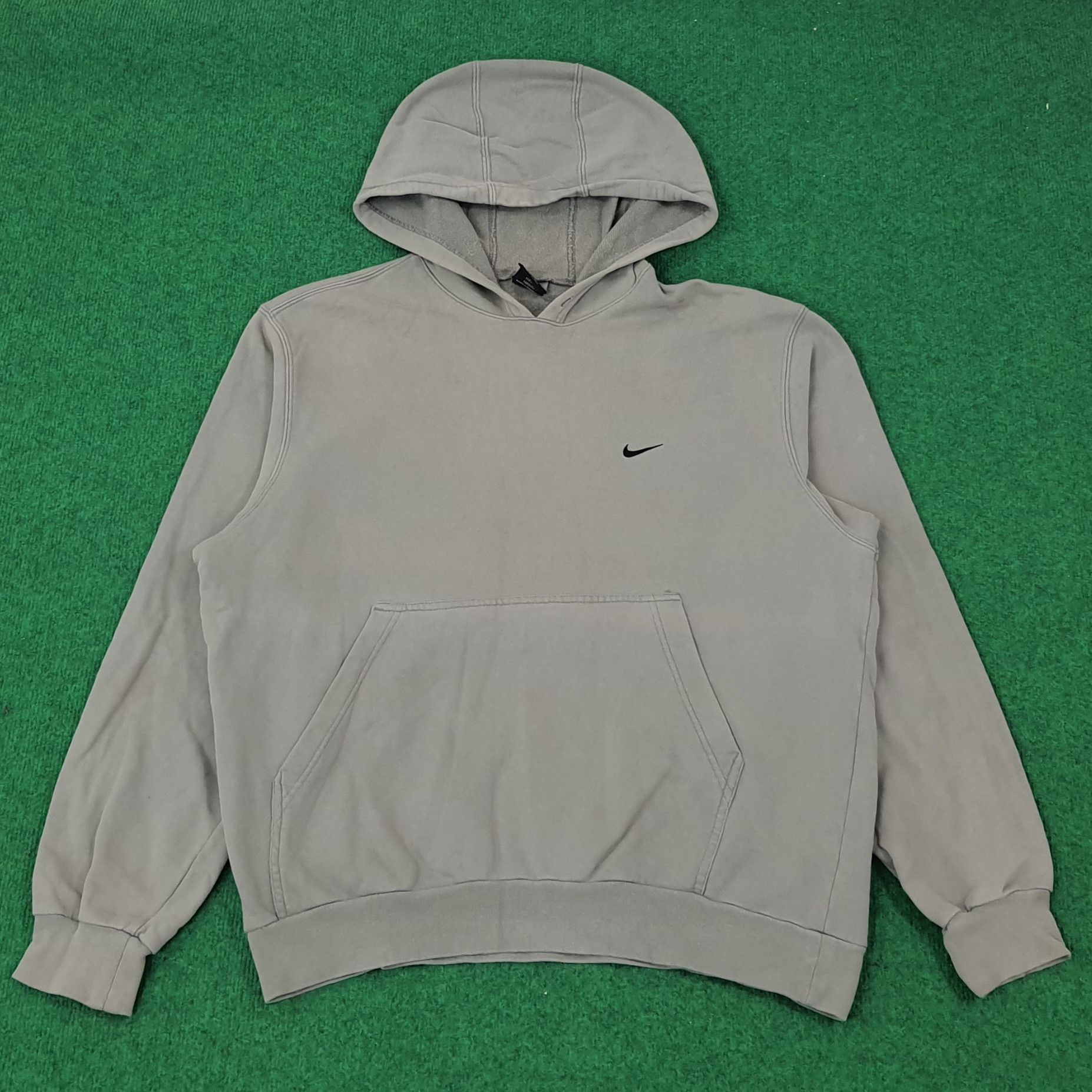 Nike × Vintage Vintage NIKE Embroidered Swoosh Hoodie C215N18 Size US L / EU 52-54 / 3 - 1 Thumbnail