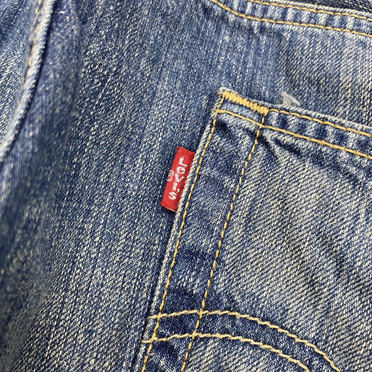 Levi's Vintage Clothing 1990s Vintage Levis 501 36x32 Distressed Faded Blue Jeans Size US 36 / EU 52 - 14 Thumbnail