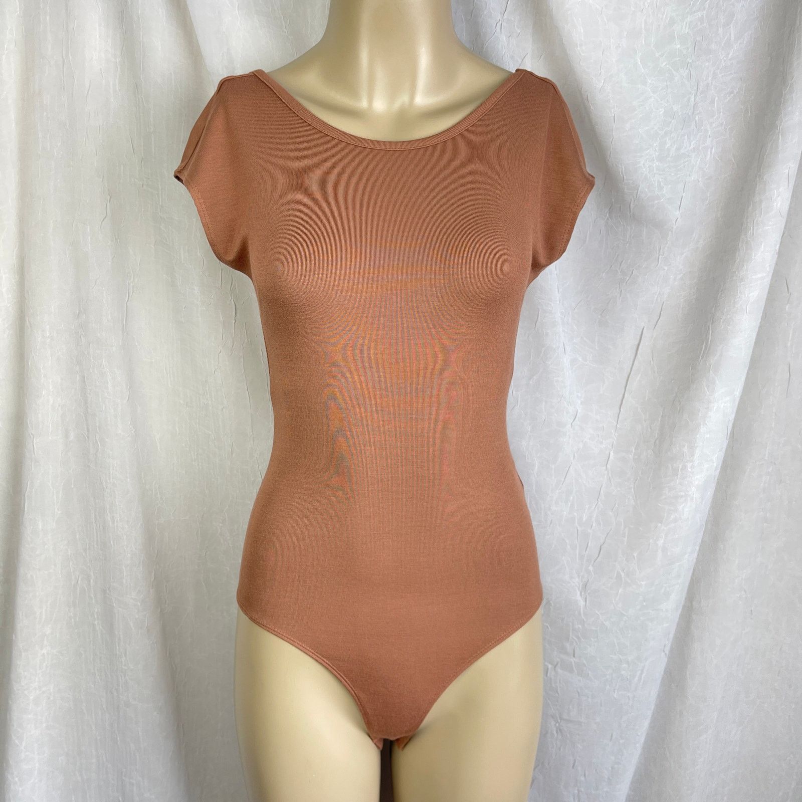 Forever 21 Forever 21 Scoop Back Short Sleeve Bodysuit Dusty Pink XS Size XS / US 0-2 / IT 36-38 - 2 Thumbnail
