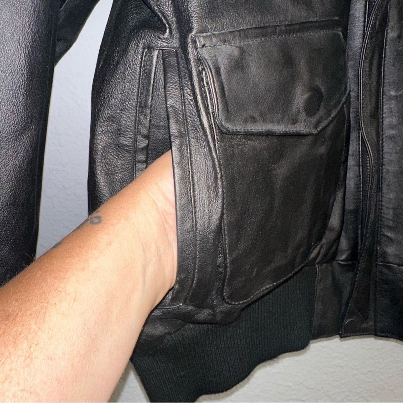 Men’s Burks Bay black Leather Jacket sz L Drilling Logo