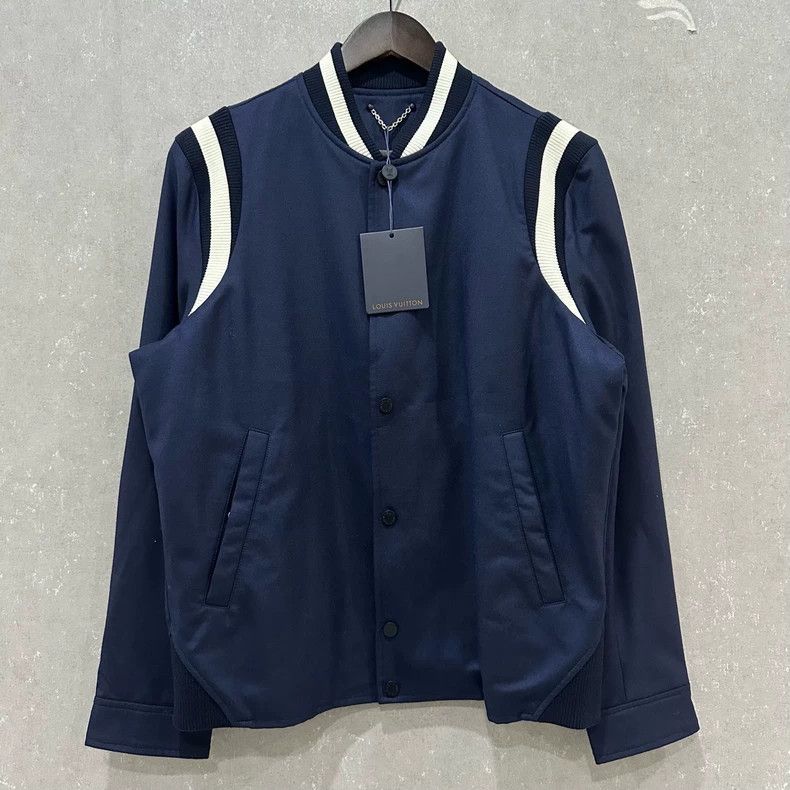 Louis Vuitton louis vuitton wool jacket in navy blue Size US L / EU 52-54 / 3 - 1 Thumbnail