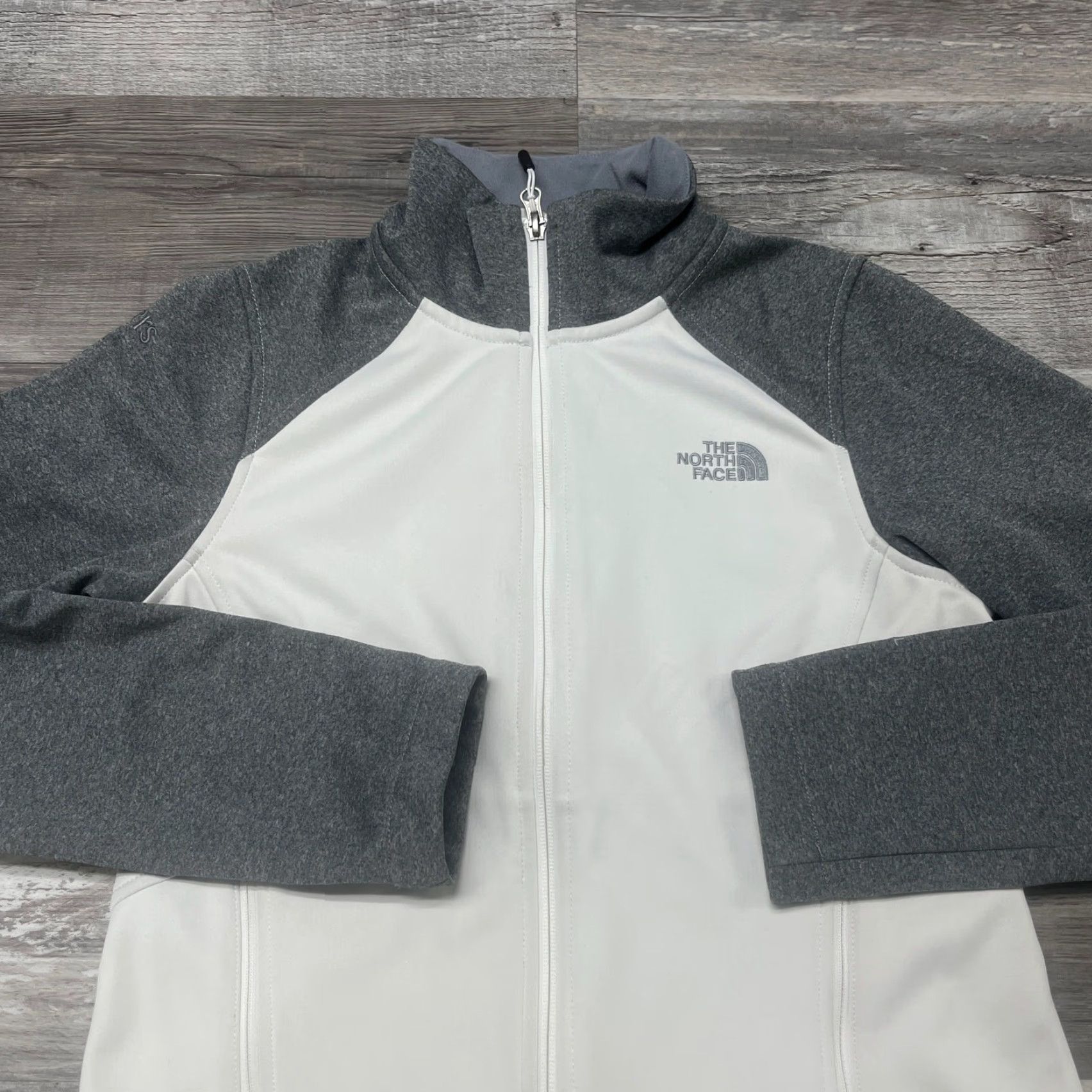 The North Face VINTAGE The North Face White Gray Womens S Full Zip Windwall Fleece Jacket Size S / US 4 / IT 40 - 2 Thumbnail