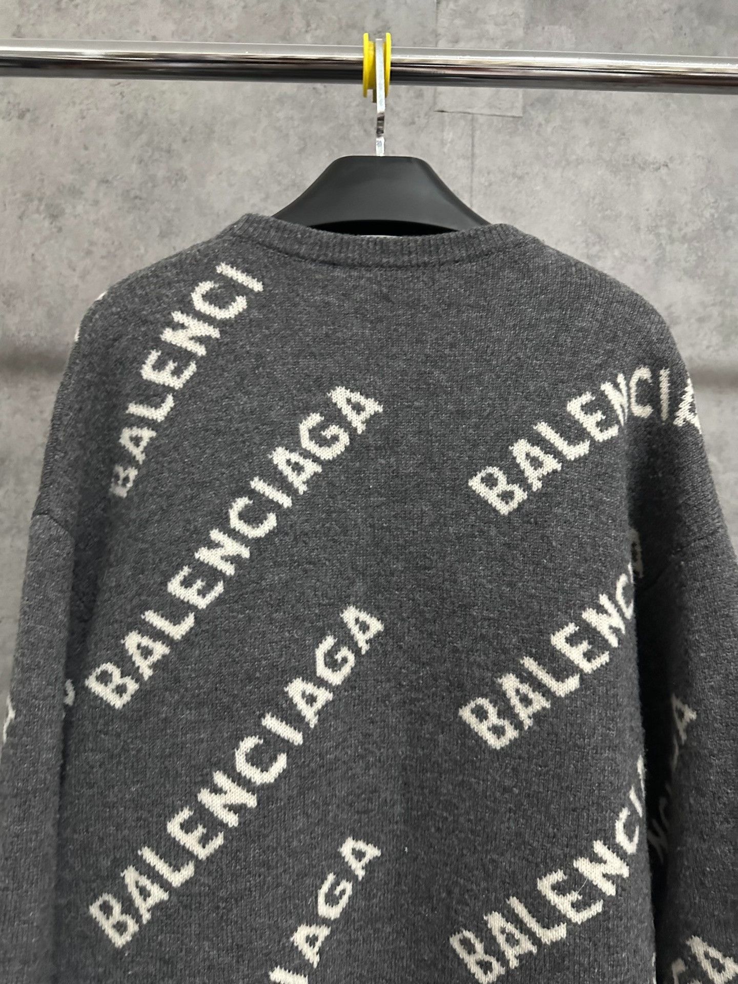Balenciaga Balenciaga All-Over Logo Knit Sweater Size US L / EU 52-54 / 3 - 5 Thumbnail