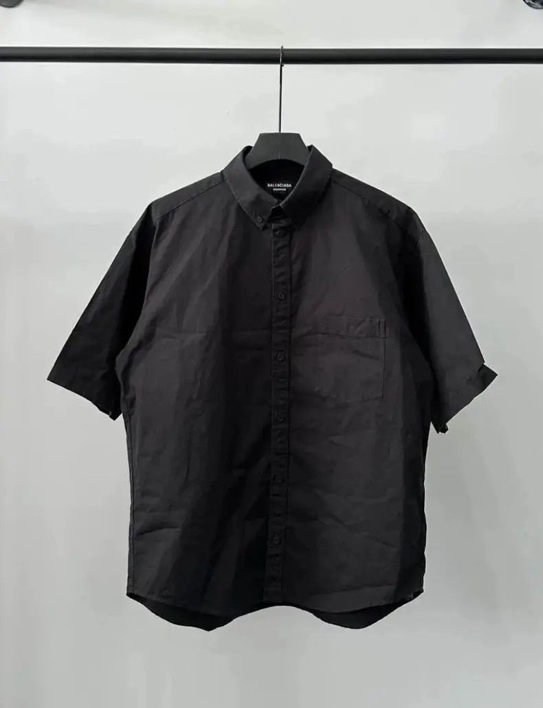 Balenciaga o1la1rc1a0226 S/S Large Fit Shirt In Black Size US S / EU 44-46 / 1 - 1 Thumbnail