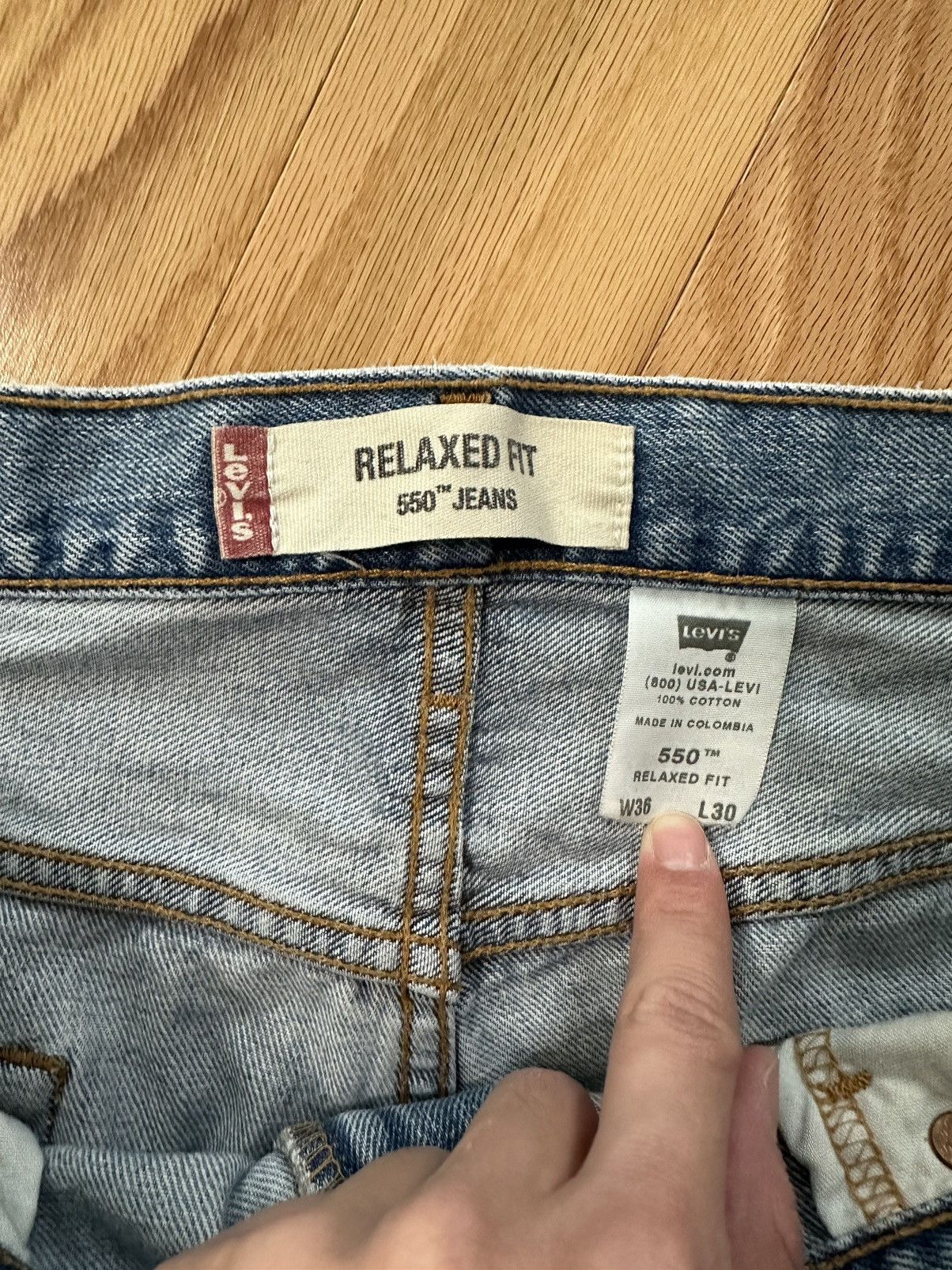 Levi's × Vintage Levi's 550 Light Wash Relaxed Fit Distressed Denim Jeans Size US 36 / EU 52 - 4 Thumbnail