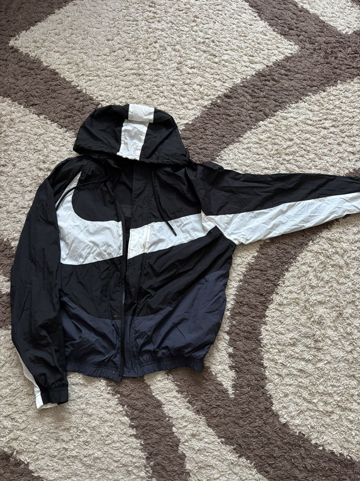 Other Nike Big Swoosh logo Size 44S - 1 Thumbnail