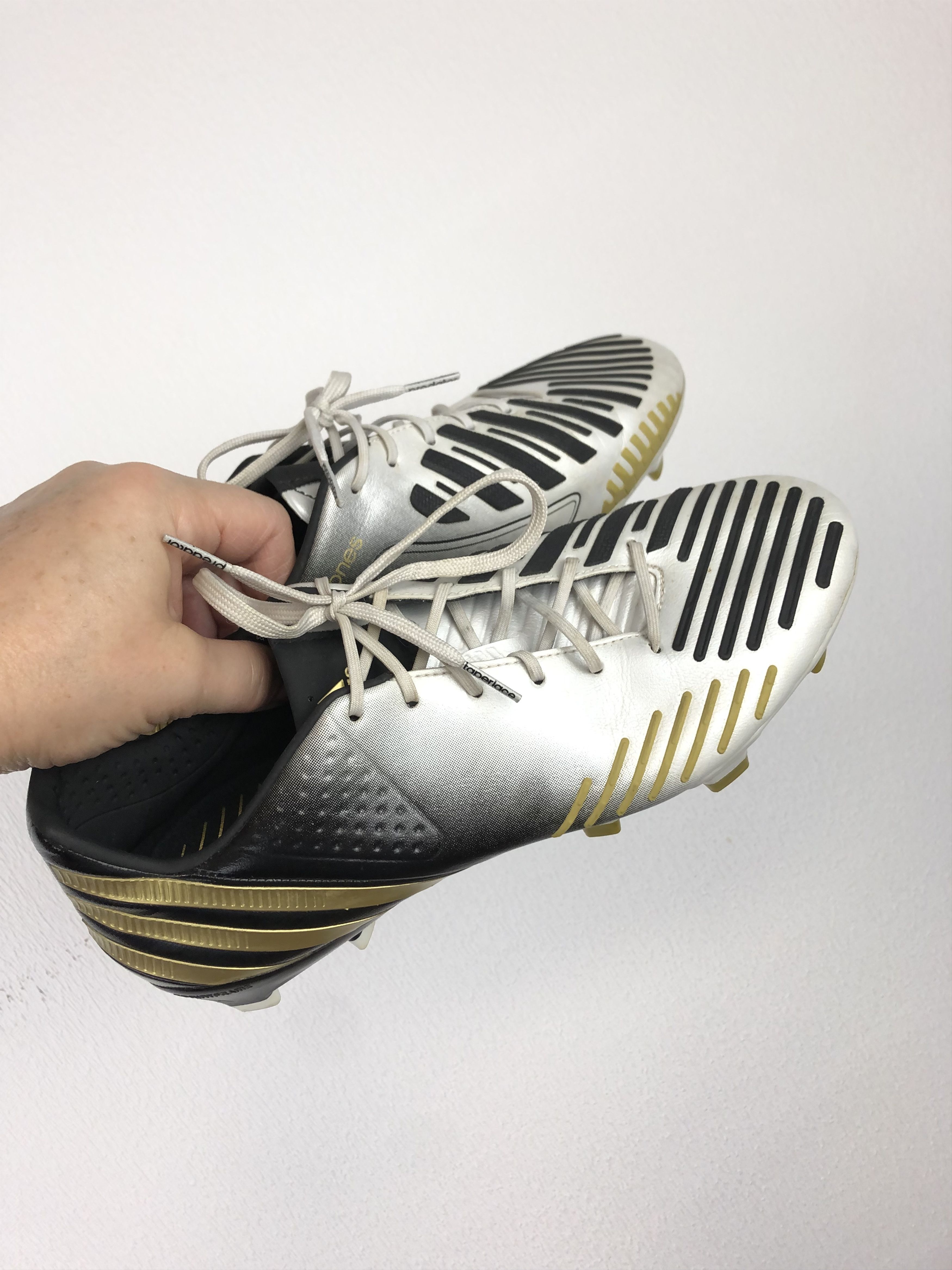 ADIDAS Predator Absolado - Women's 6.5 deals Silver Soccer Cleats Rare