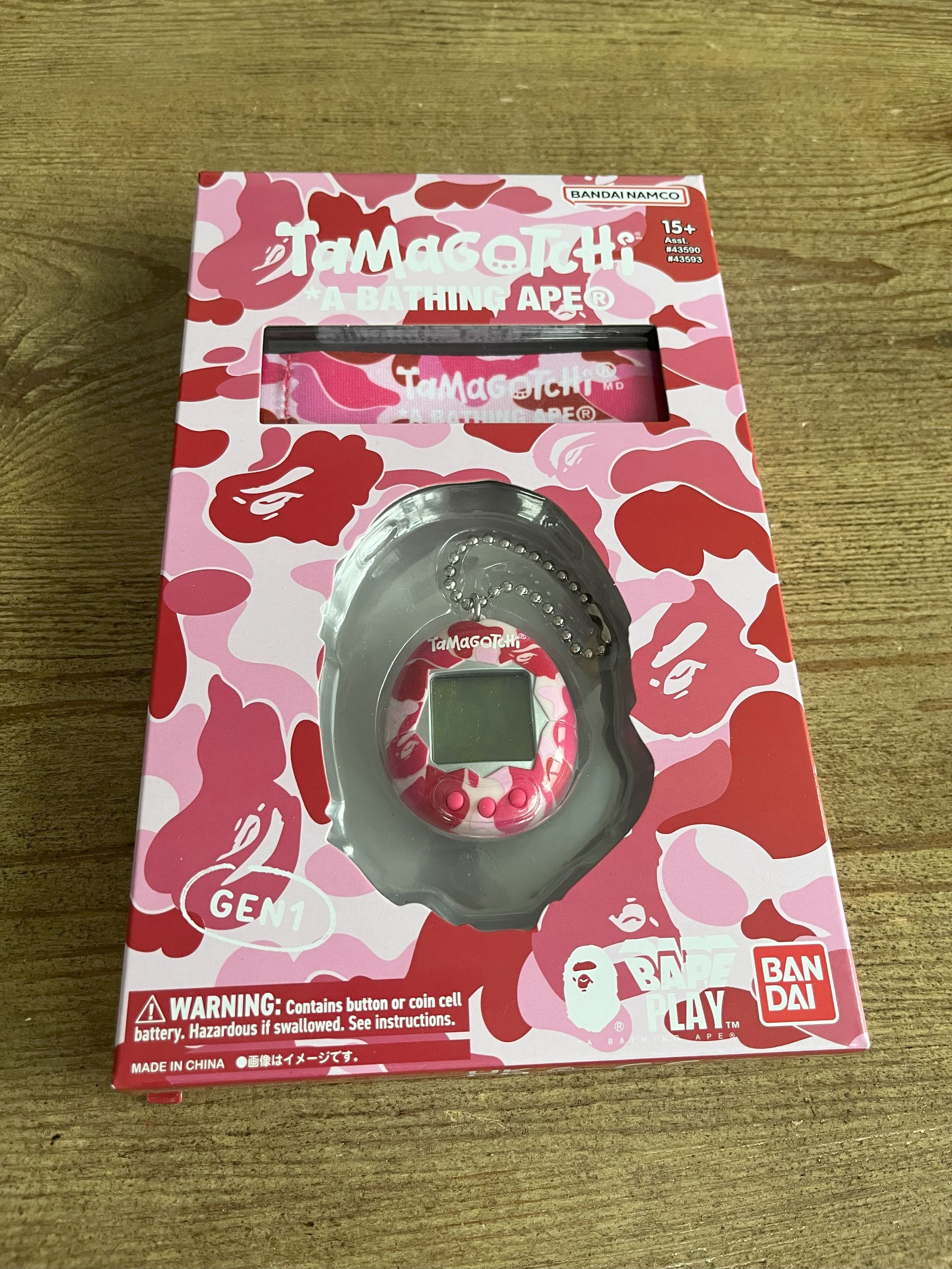 Bape BAPE x Tamagotchi Original Handheld Pink Camo Size ONE SIZE - 1 Thumbnail