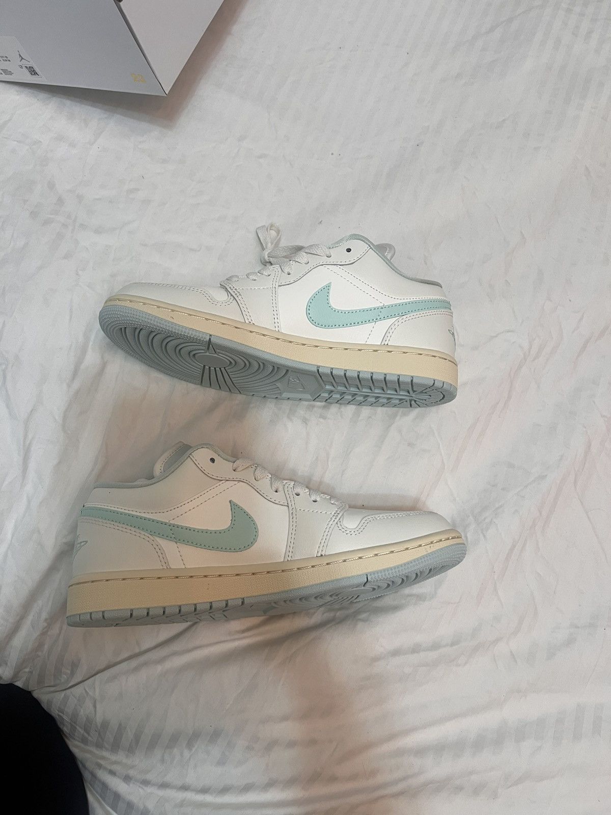 Nike Women’s Air Jordan 1 Low Size US 8 / IT 38 - 4 Thumbnail