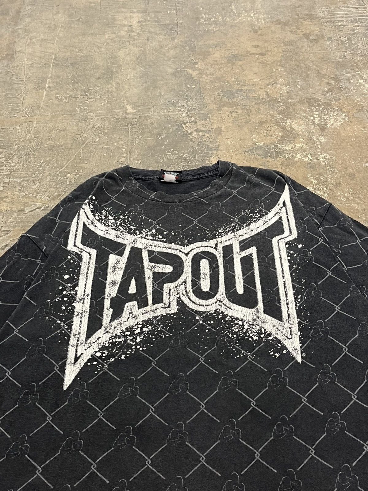 Tapout × Vintage Tapout y2k grunge emo goth hype rare skater opium Size US L / EU 52-54 / 3 - 8 Thumbnail