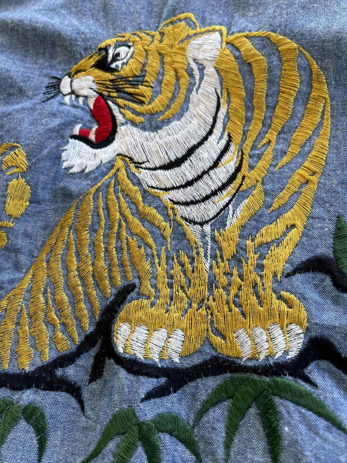 Japanese Brand RARE! Tiger Motif Gold Embroidery Noragi Haori Kimono Size US L / EU 52-54 / 3 - 2 Thumbnail