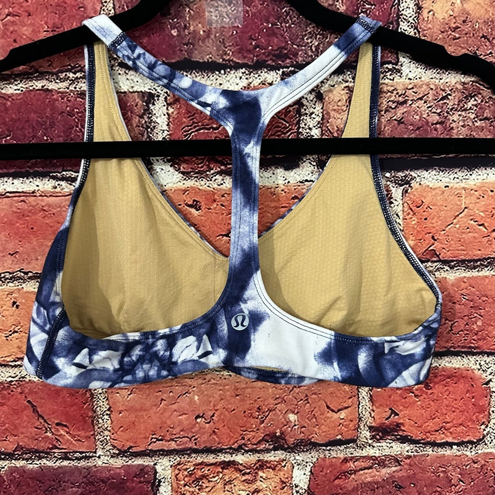 Lululemon lululemon sports bra size 8 Size M / US 6-8 / IT 42-44 - 3 Thumbnail