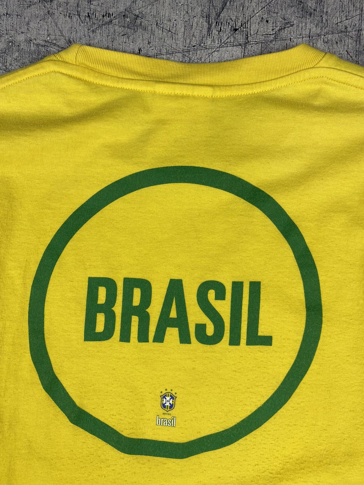Nike Vintage Nike Brasil Big Logo Soccer Shoes Tee T Shirt Size US M / EU 48-50 / 2 - 10 Thumbnail