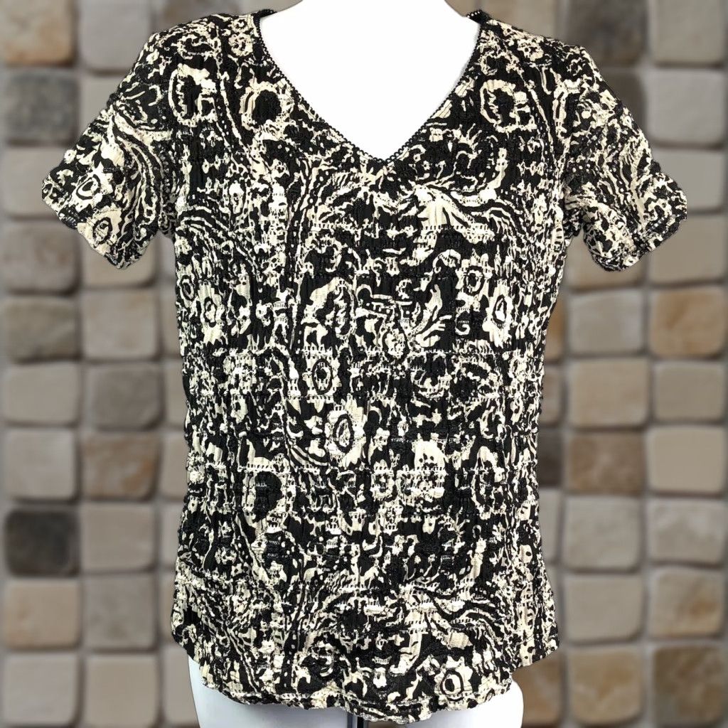 Vintage East 5th Blouse NWT M Petite Black Geometric V-Neck Short Sleeve Boho Artsy Ruched Slim Fit Shirt Size M / US 6-8 / IT 42-44 - 1 Thumbnail
