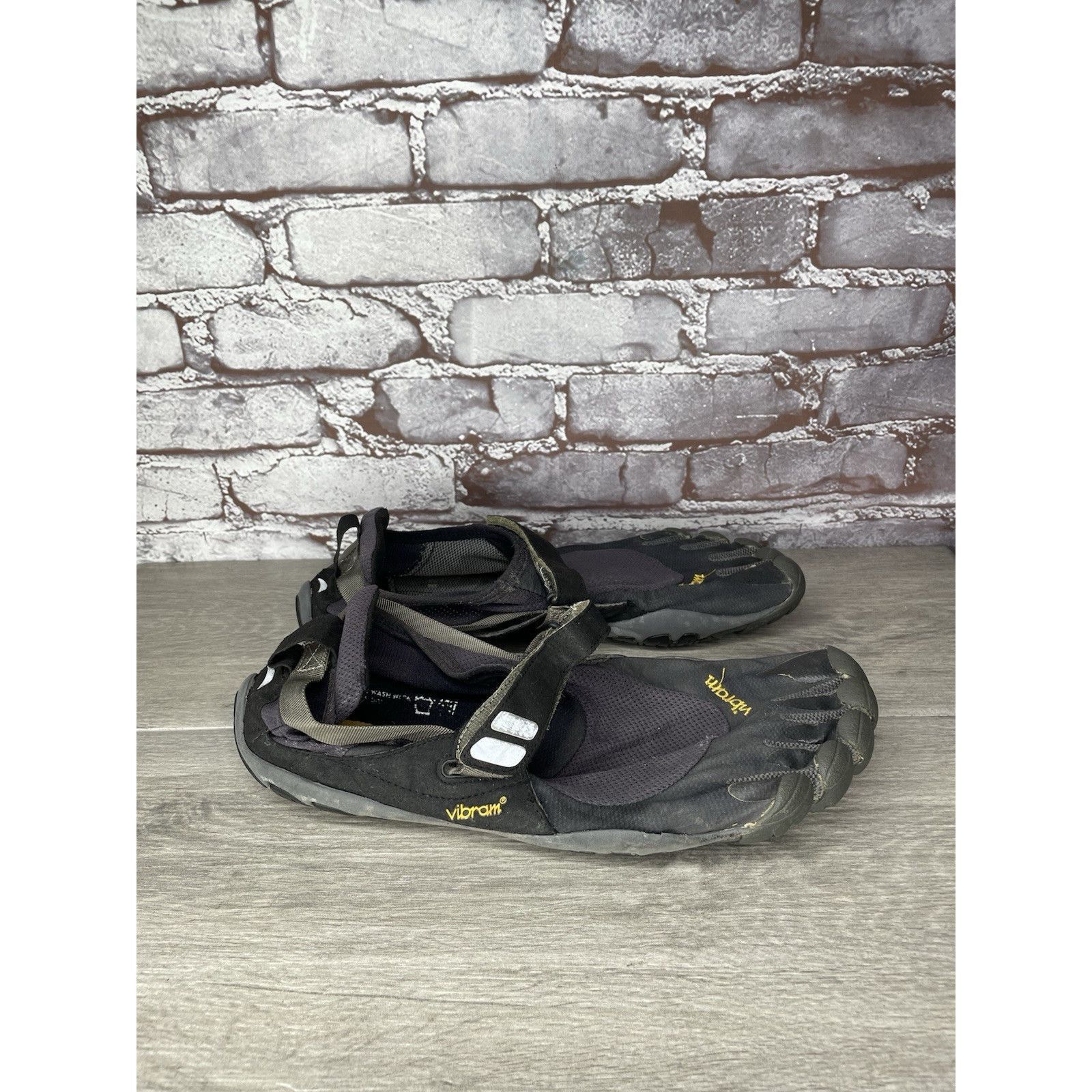 Vibram Vibram FiveFingers Black Synthetic Barefoot Running Shoes Me Size US 13 / EU 46 - 14 Thumbnail