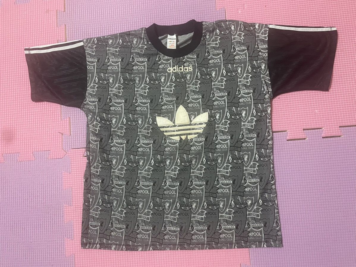 Liverpool Leisure 1995. Big Adidas Logo. OVP Liverpool Logo.