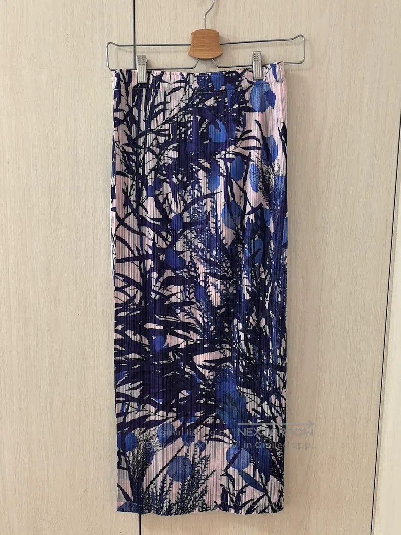 Issey Miyake Issey Miyake size:5 Floral Midi Skirt, Pink Size 22" - 1 Thumbnail