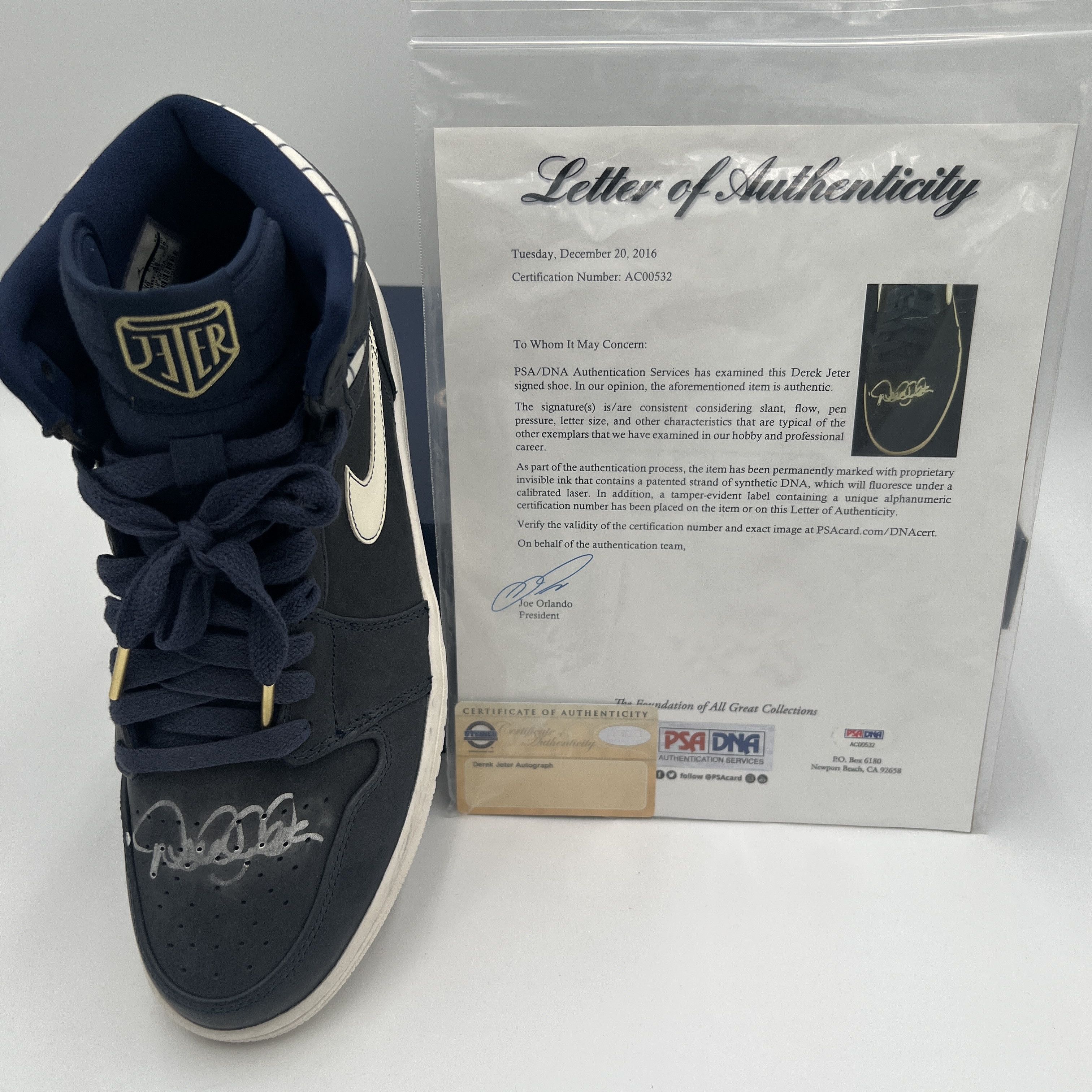 Jordan Brand × New York Yankees × Nike Jordan 1 Derek Jeter RE2PECT SIGNED COA Rare Nike Sneakers Size US 11 / EU 44 - 3 Thumbnail