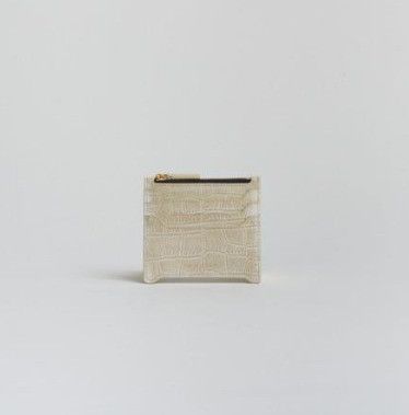 o1f1d3z1025 Size: OS / Card Holder in Ivory