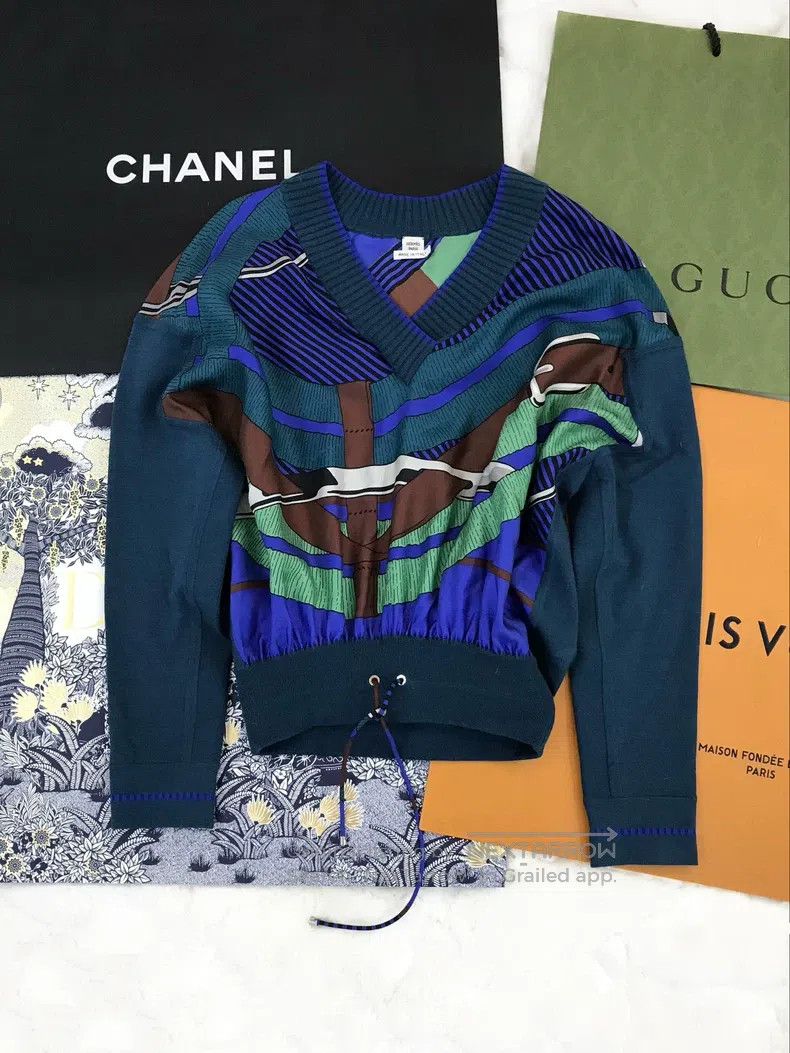 Hermes Hermes Blue printed silk and cashmere V-neck knitted sweat Size XS / US 0-2 / IT 36-38 - 1 Thumbnail