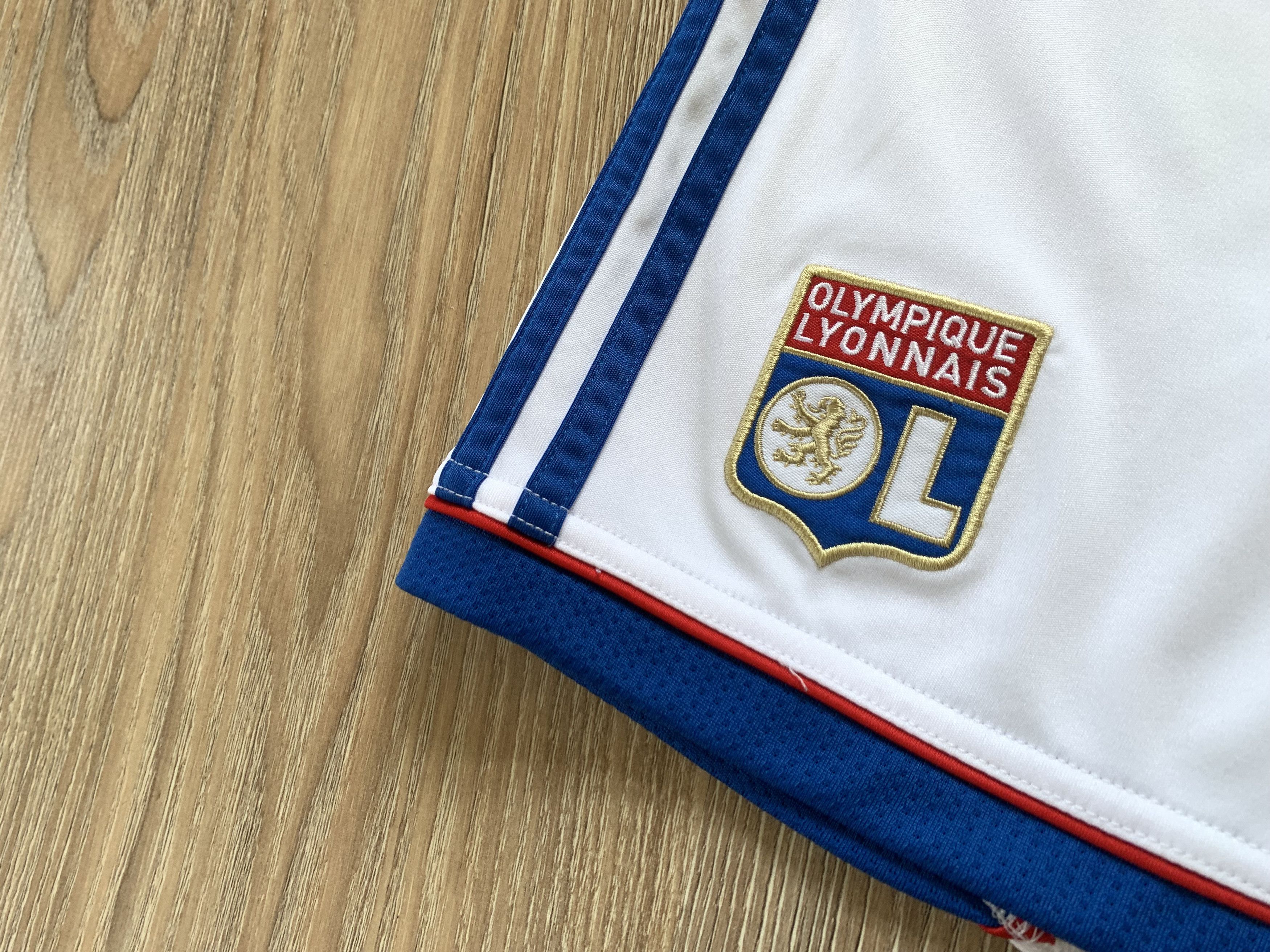 Adidas × Vintage Adidas Olympique Lyon Home Shorts 2011 Size US 32 / EU 48 - 4 Thumbnail