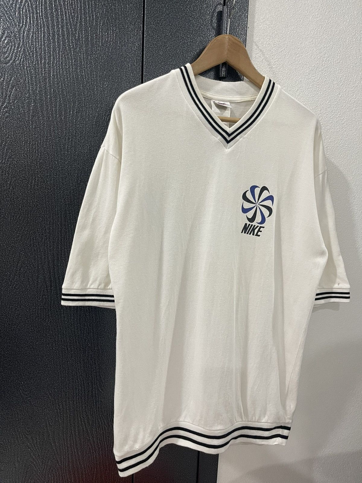 Nike Vintage Nike Pinwheel V-neck Sweatshirt Size US XL / EU 56 / 4 - 4 Thumbnail