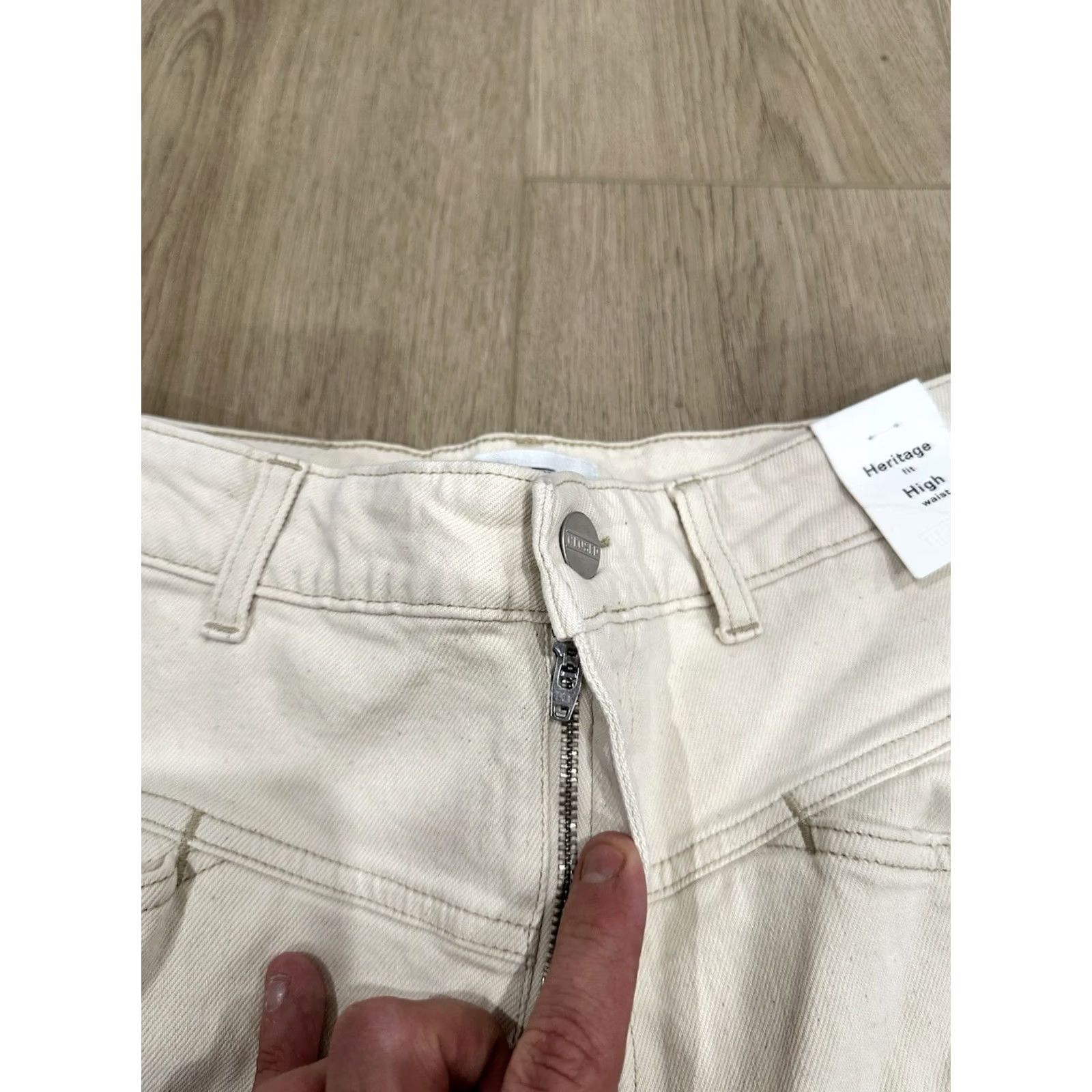 CLOSED NWT CLOSED Ivory Wide-Leg Denim Jeans 29 High Waist Flared-x Heritage Fit 5-Pocket Size 29 Womens Jeans Size 29" - 6 Thumbnail