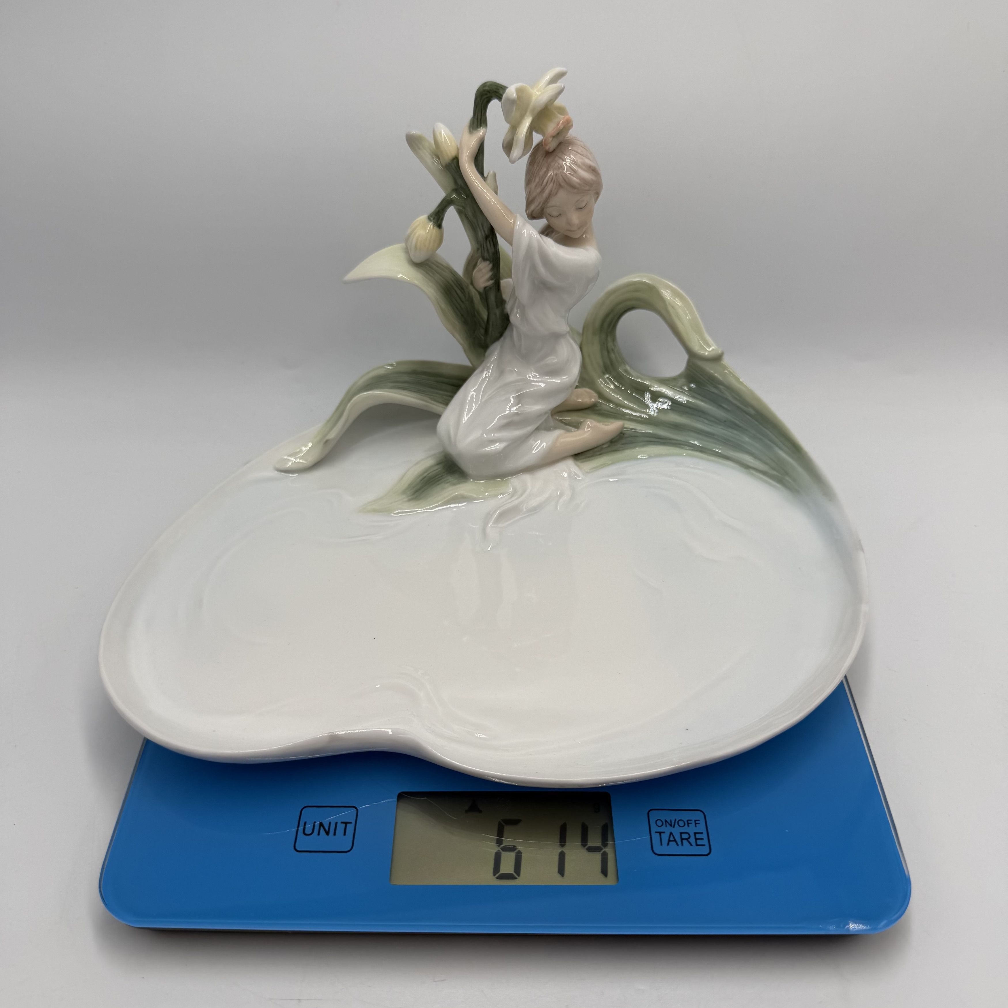 Other Unicorn Studio Porcelain Girl Daffodil Tray Dish Figurine Size ONE SIZE - 9 Thumbnail