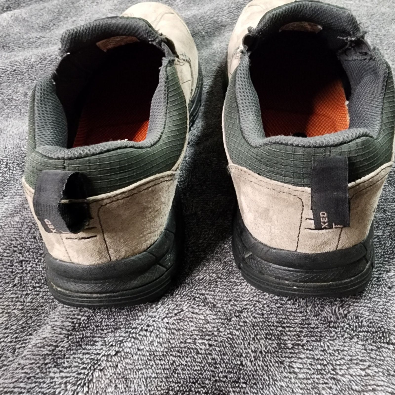 SKECHERS Skechers suede shoes leather slip on ;oafers mens sz 10 SHLF Size US 10 / EU 43 - 2 Thumbnail