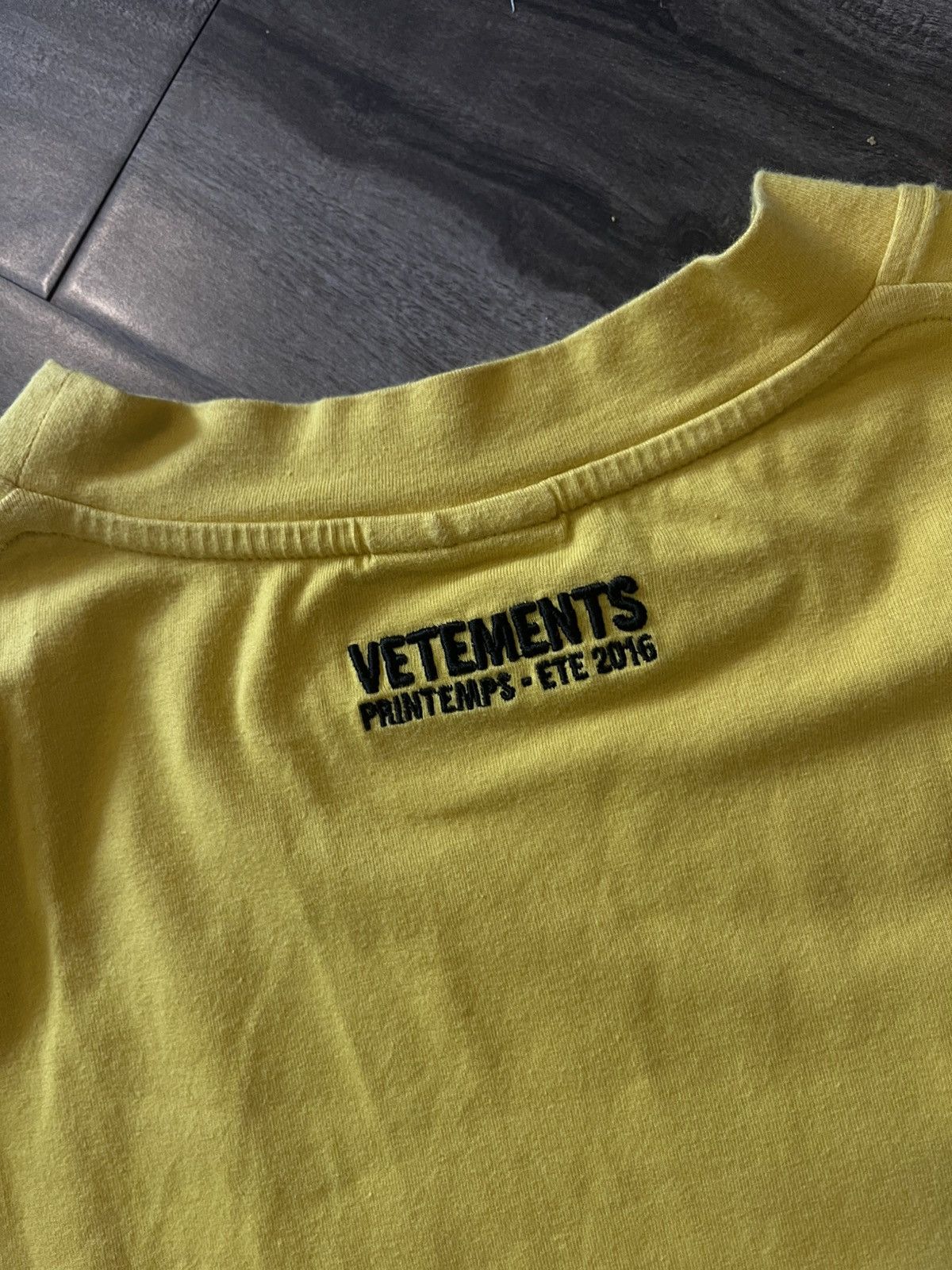Vetements Vetements DHL Short Sleeve Runway Tshirt Size US M / EU 48-50 / 2 - 4 Thumbnail