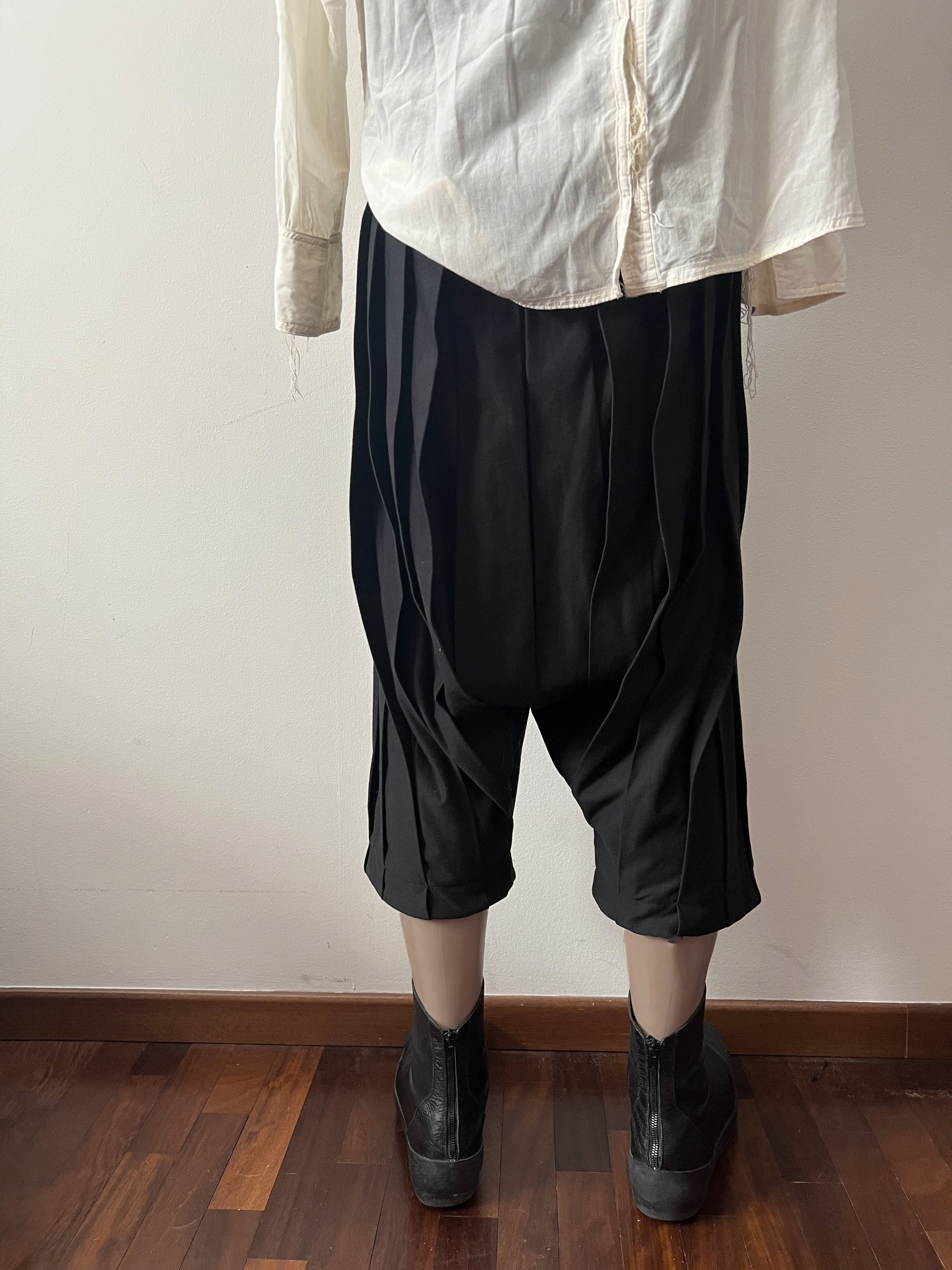 Individual Sentiments Plisse Cropped Pants Size US 32 / EU 48 - 5 Thumbnail
