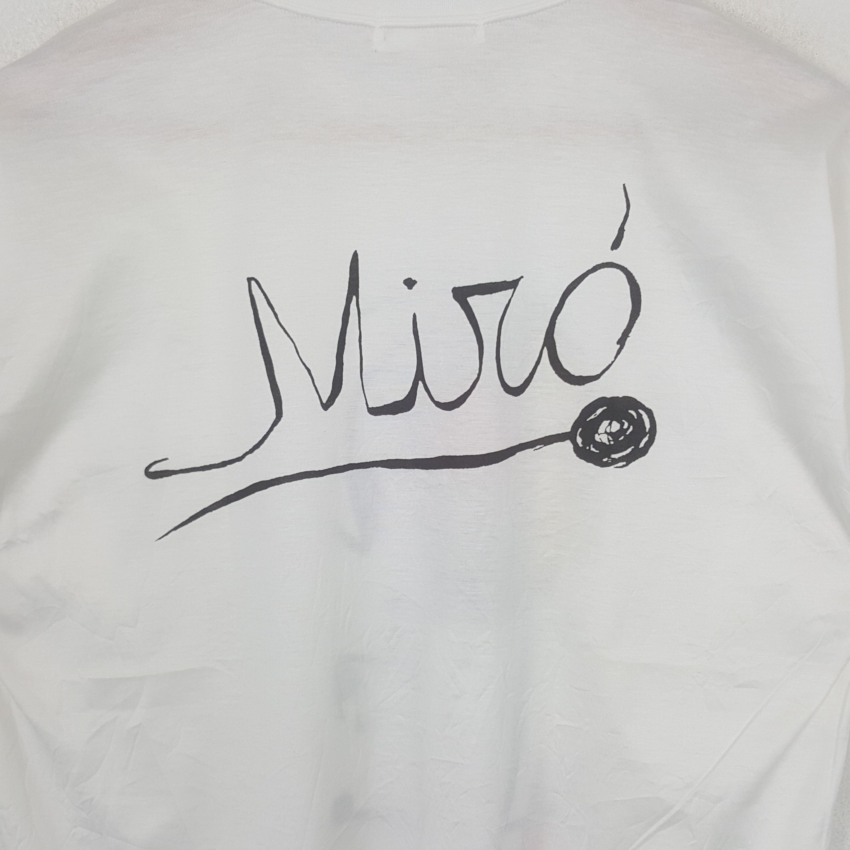 Vintage Vintage Fundacio Pilar Joan Miro A Mallorca Tshirt C301N29 Size US M / EU 48-50 / 2 - 4 Thumbnail
