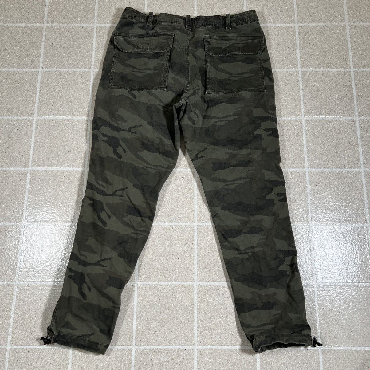 Abercrombie & Fitch Abercrombie & Fitch Cargo Pants Camo Grunge Utility Pockets Size US 31 - 7 Thumbnail
