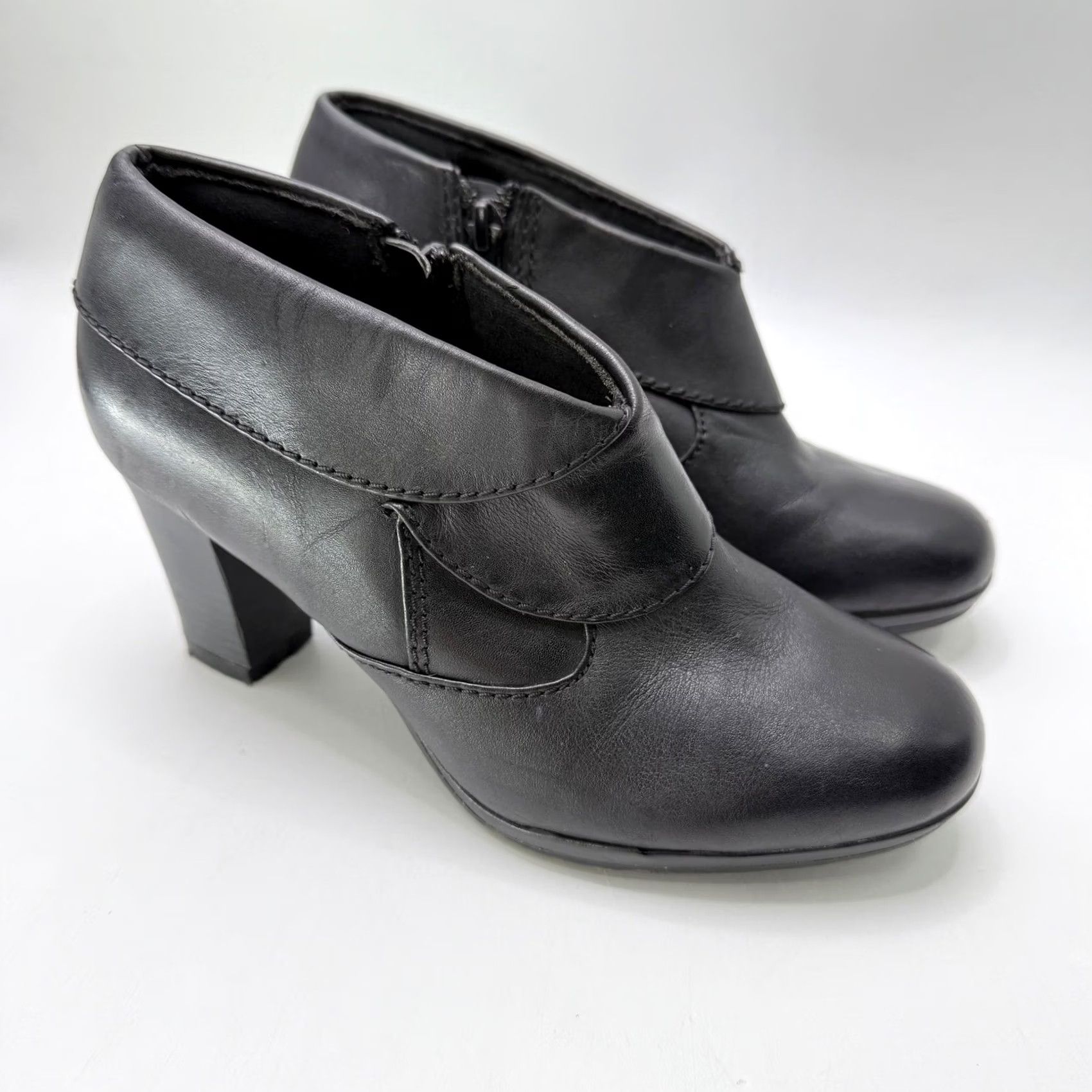 Clarks Clarks Boots Women's Size 5M Black Leather Ankle Block Heel Side Zip Size US 6 / IT 36 - 2 Thumbnail