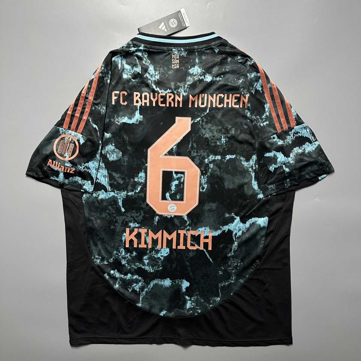 Vintage BAYERN ADIDAS 2024/2025 FOOTBALL AWAY JERSEY #6 KIMMICH Size US XL / EU 56 / 4 - 1 Thumbnail