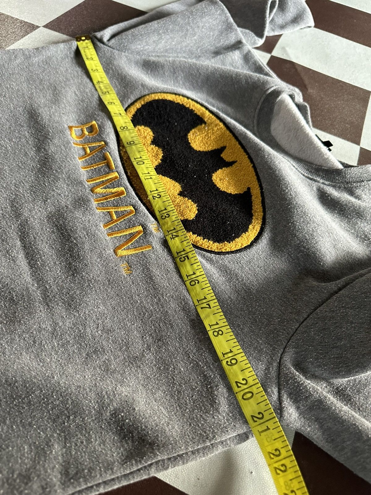 DC Comics Batman center logo sweatshirt Size US L / EU 52-54 / 3 - 7 Thumbnail