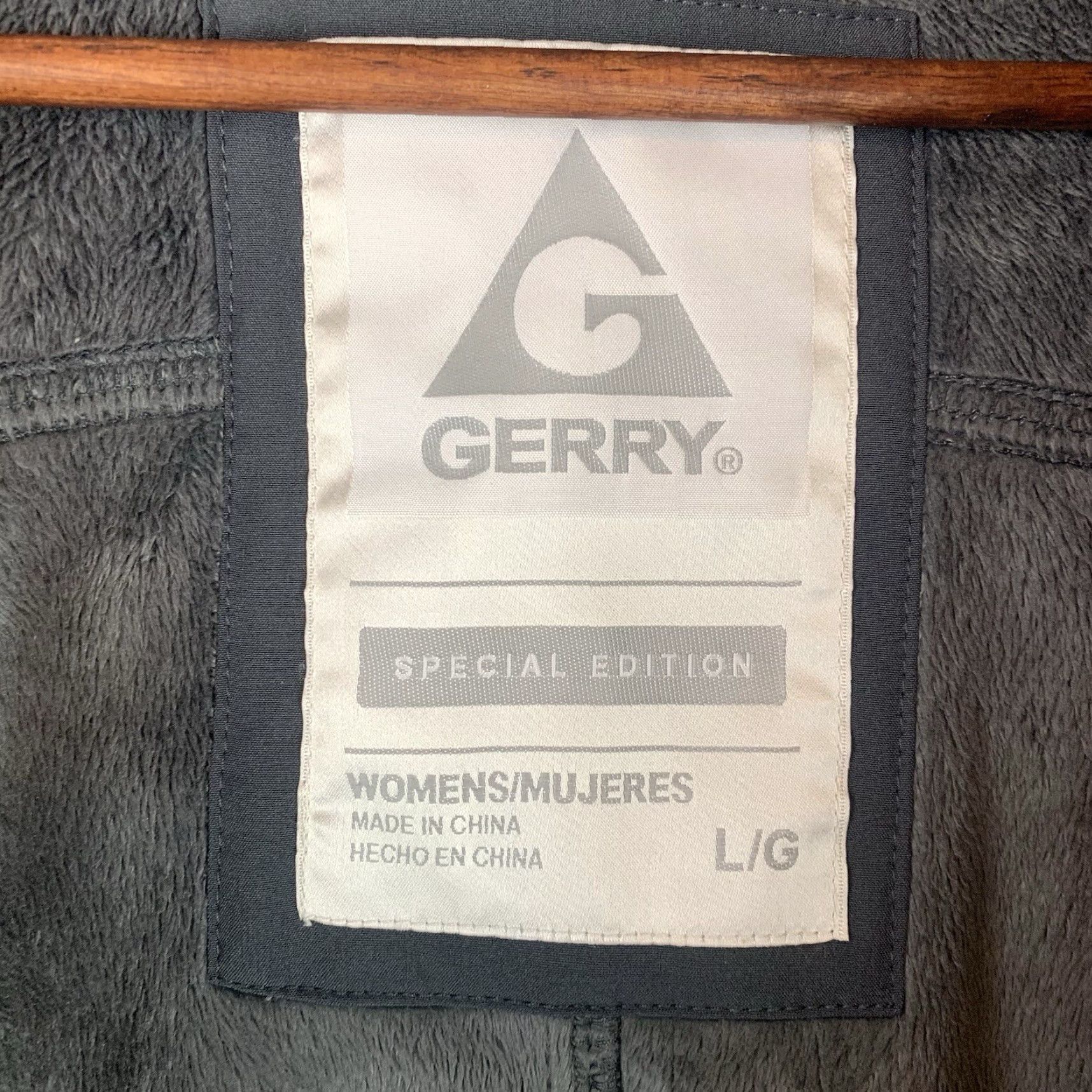 Vintage GERRY Woman’s Gray Full Zip Coat Jacket Special Edition Large Removable Hood Jacket Women L Gray Hooded Outdoor Classic Shell Basic Size L / US 10 / IT 46 - 4 Thumbnail